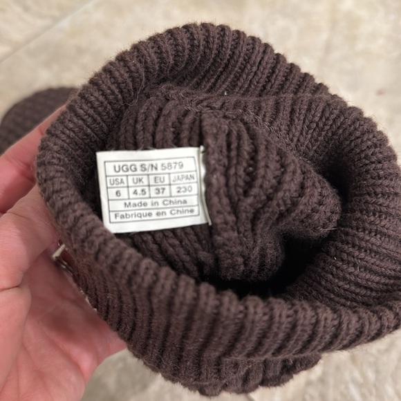 UGG Classic Argyle Classic Knit Brown S/N 5879 Boots - Picture 5 of 6